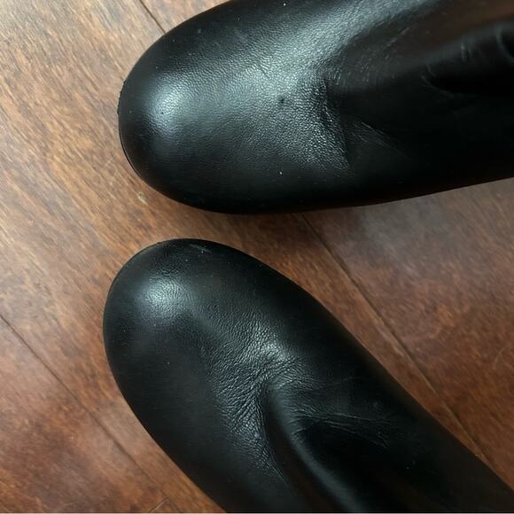 Stuart Weitzman Black Leather Wedge Boots with Fur Lining, Size6 - Picture 4 of 15